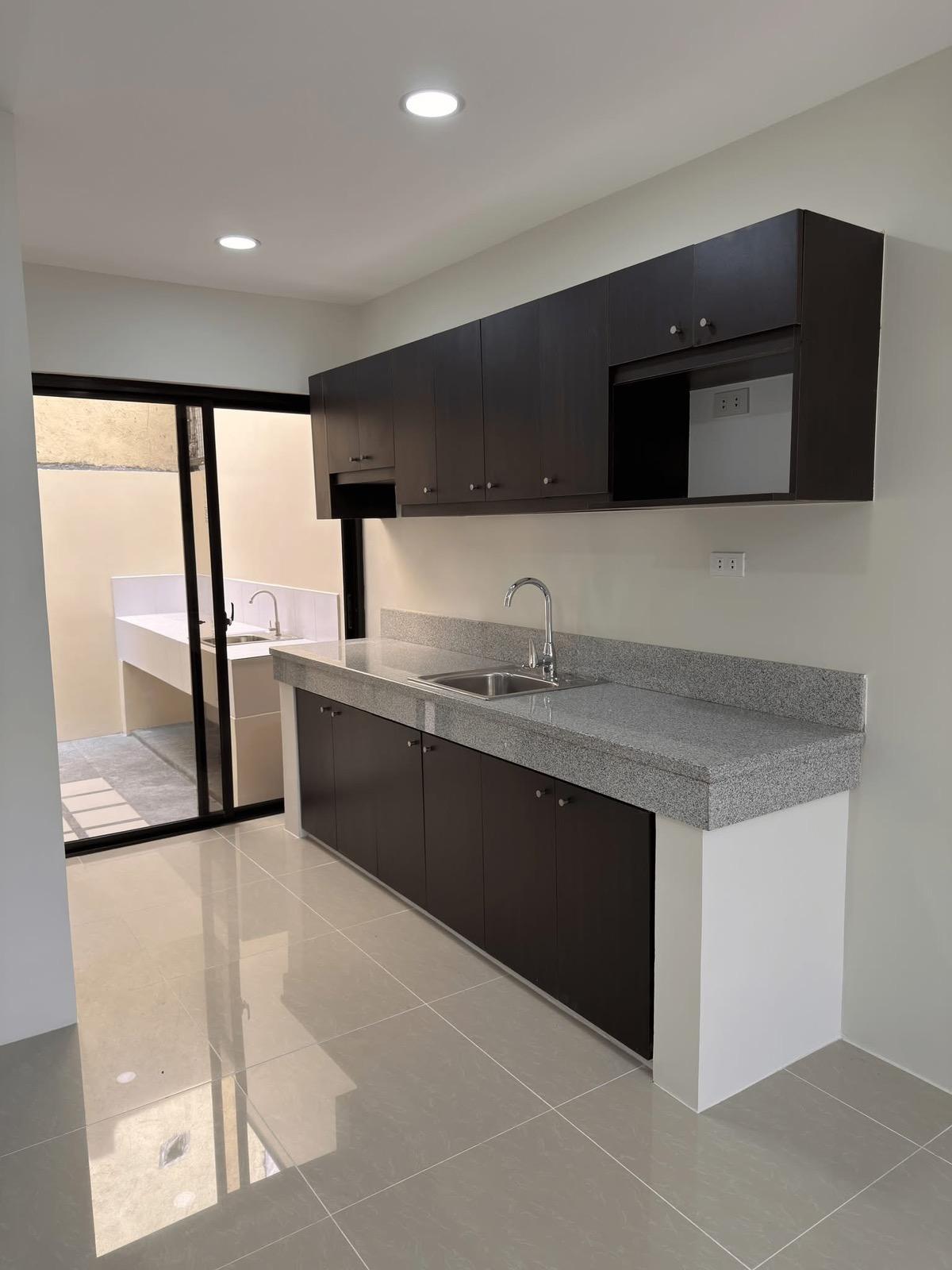 Victoria Park Residences Executive Townhouse – Inner Unit thumbnail 5