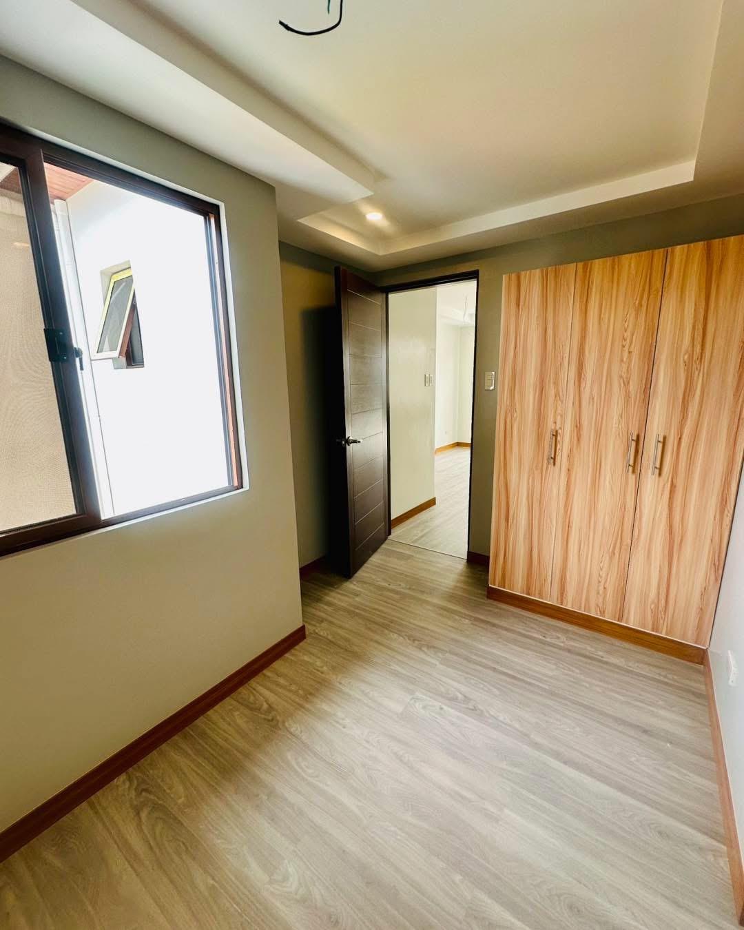 Almanza 1 – Brand-New 3-Storey Townhouse thumbnail 5