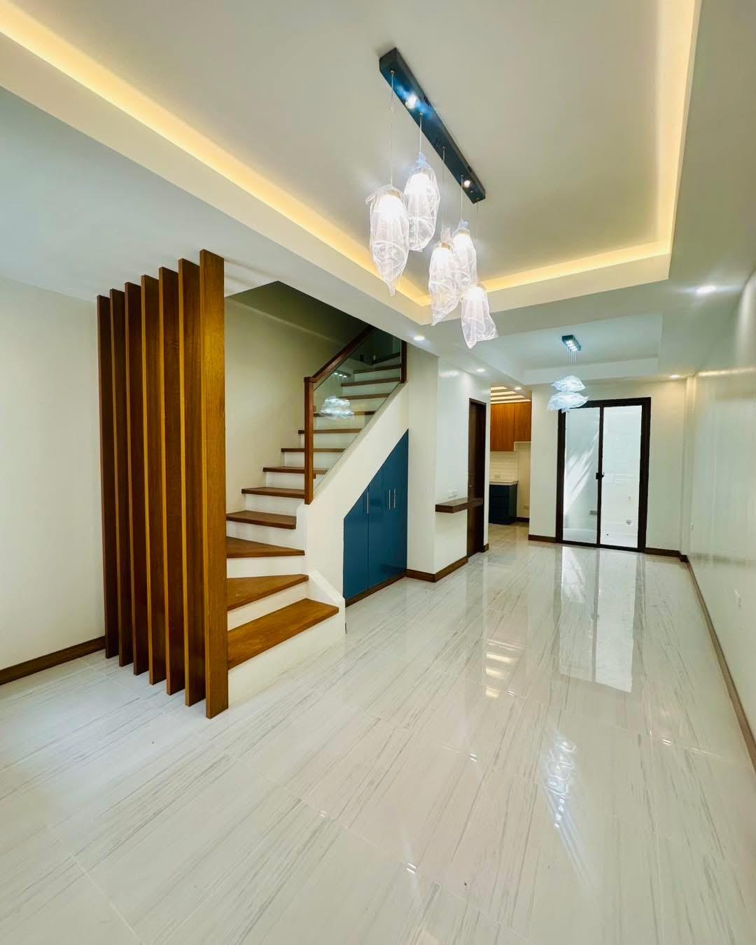 Almanza 1 – Brand-New 3-Storey Townhouse thumbnail 8