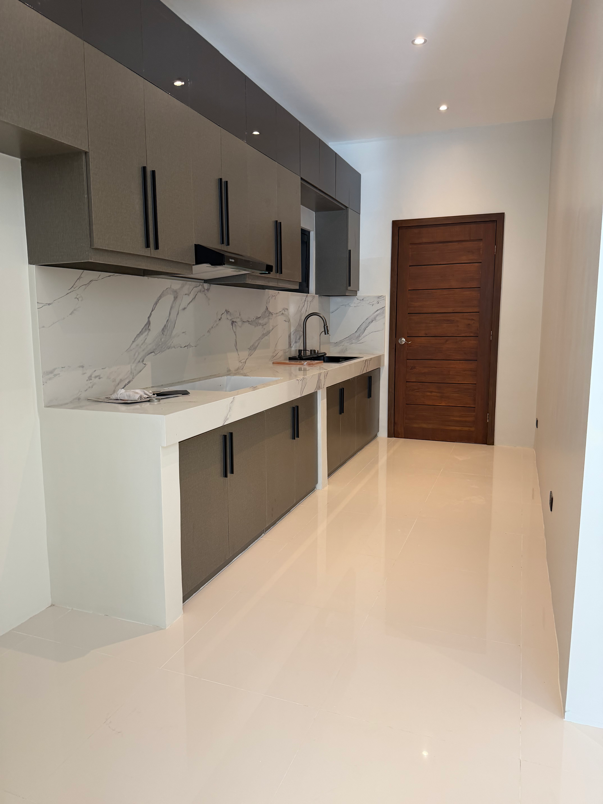 BF Homes Paranque – Renovated 4-Bedroom House thumbnail 4