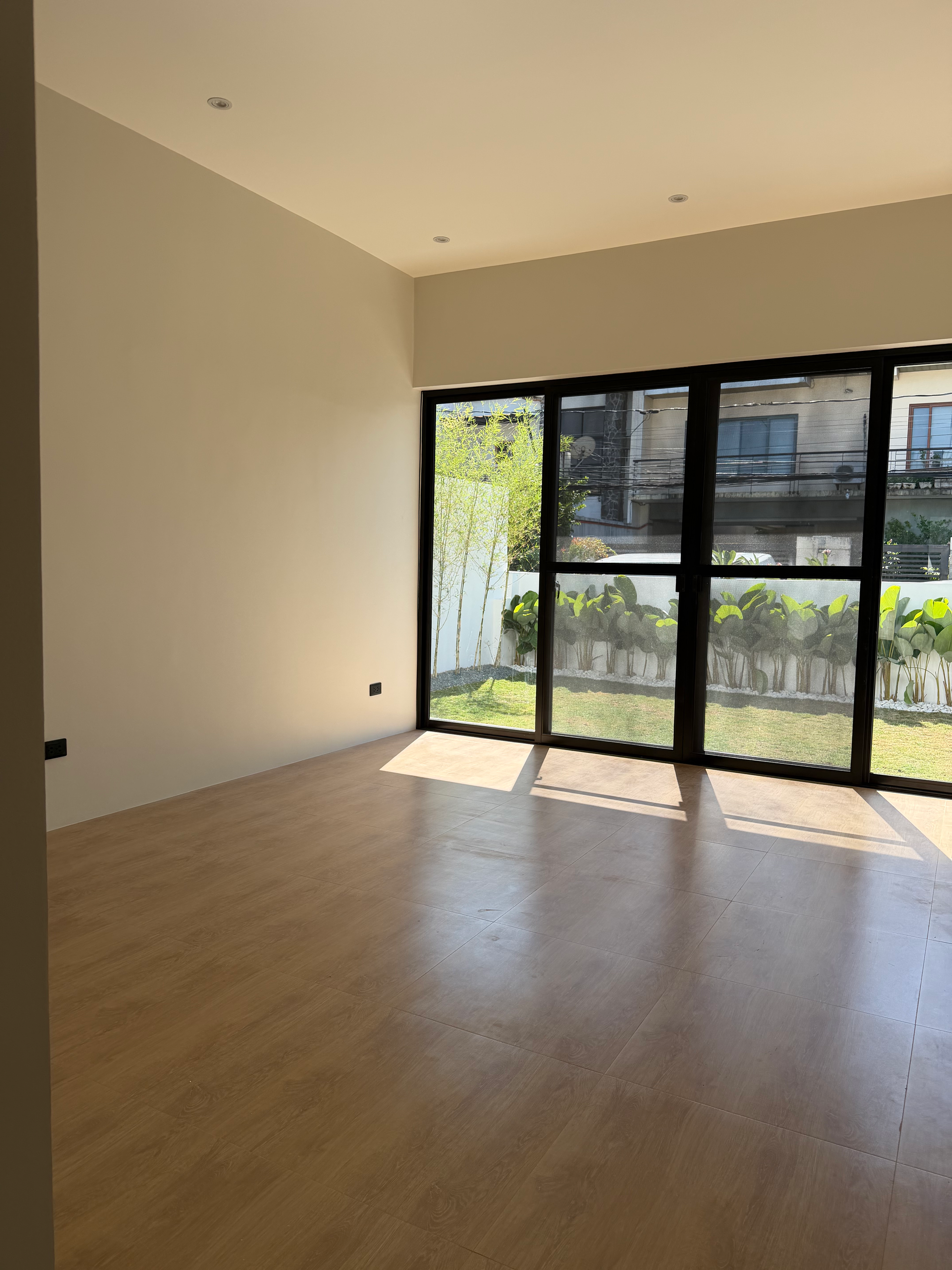 BF Homes Paranque – Renovated 4-Bedroom House thumbnail 5