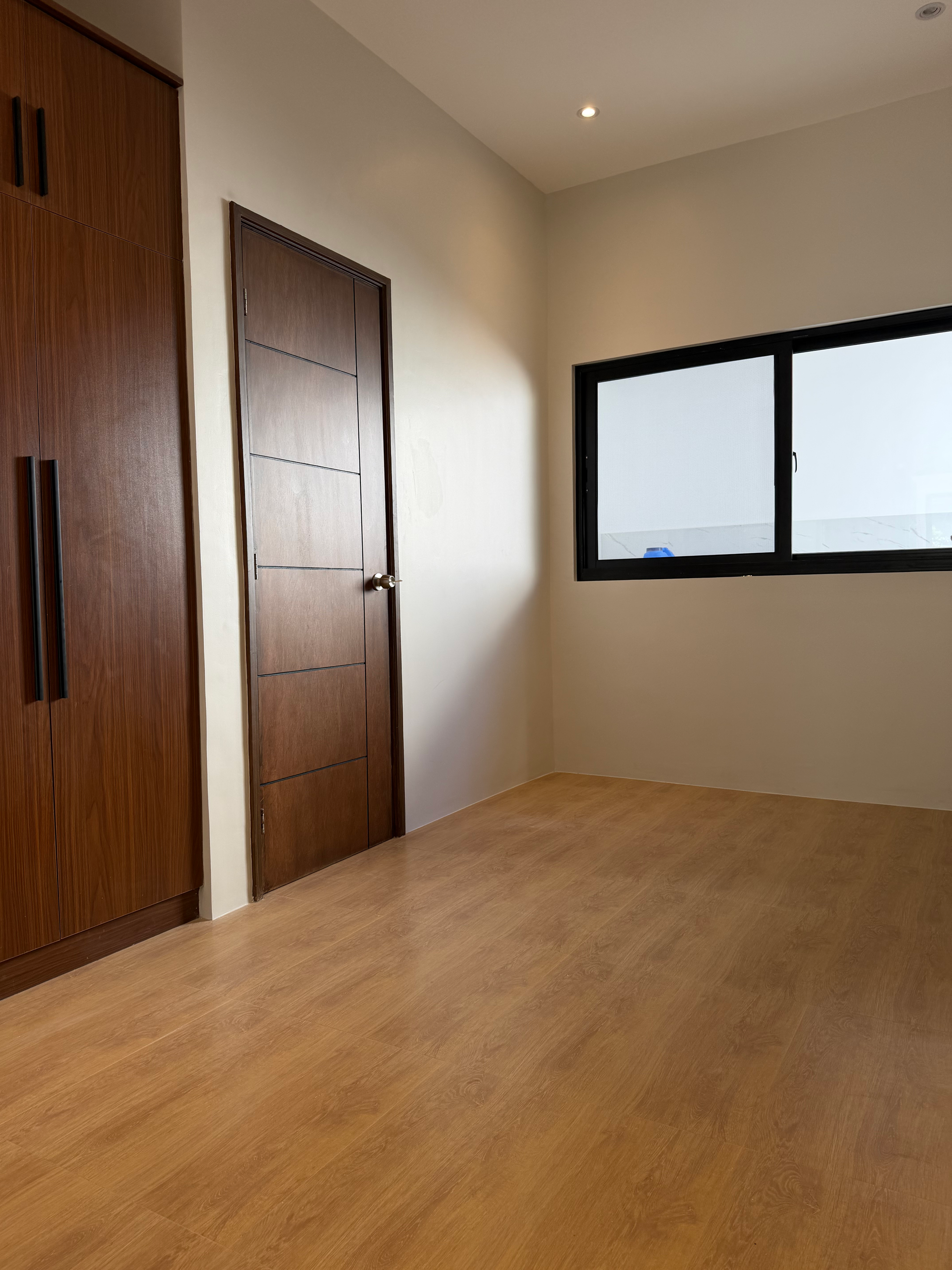 BF Homes Paranque – Renovated 4-Bedroom House thumbnail 7