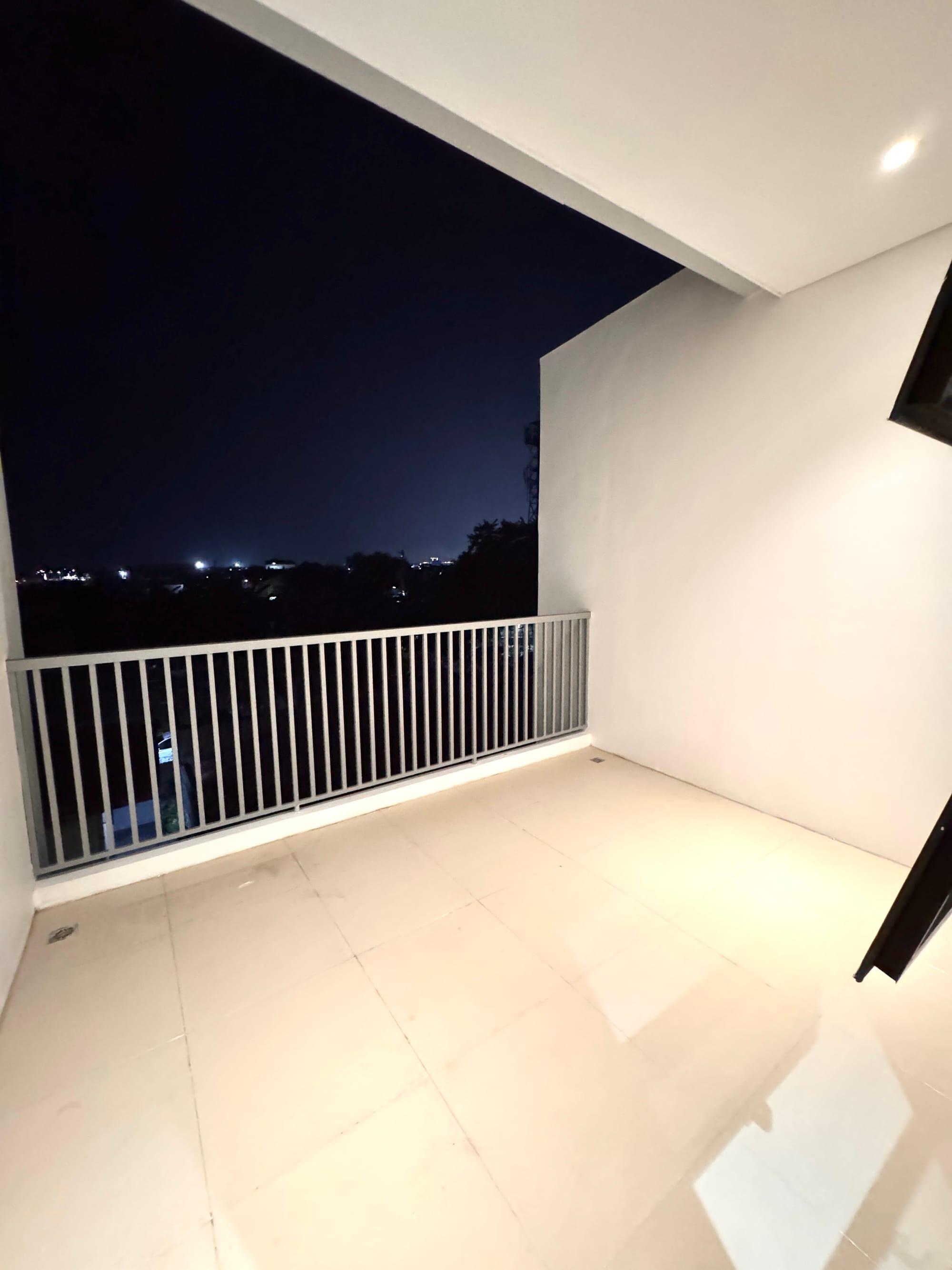 Muji-Inspired Townhouse Near C5 Extension thumbnail 8