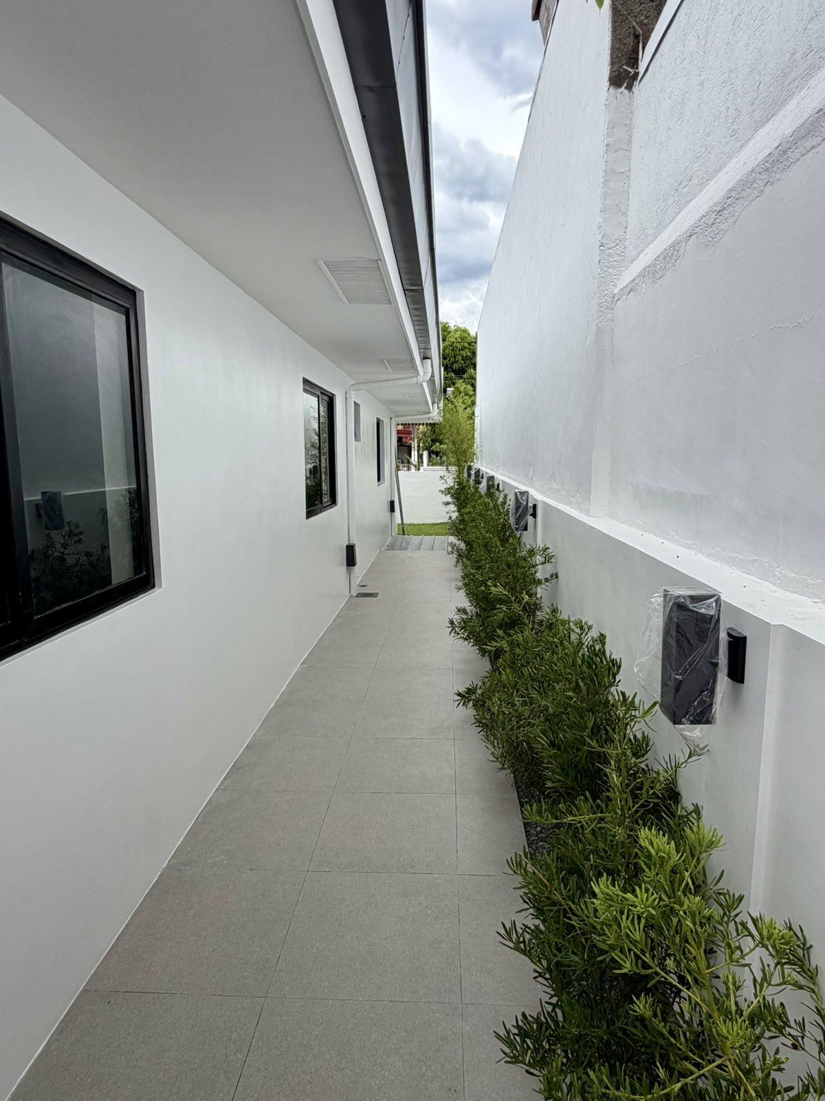 BF Homes Paranaque 5-Bedroom House and Lot thumbnail 12